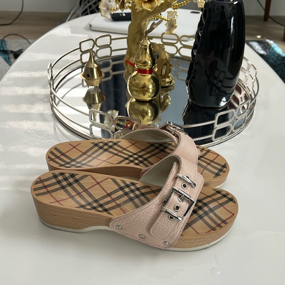 Burberry Shoes - Burberry sandals